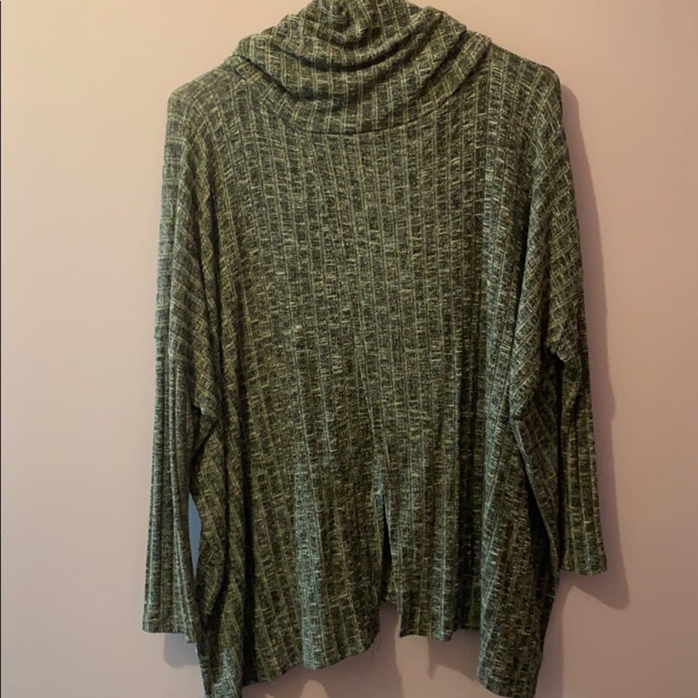 Sweater - Picture 3 of 4